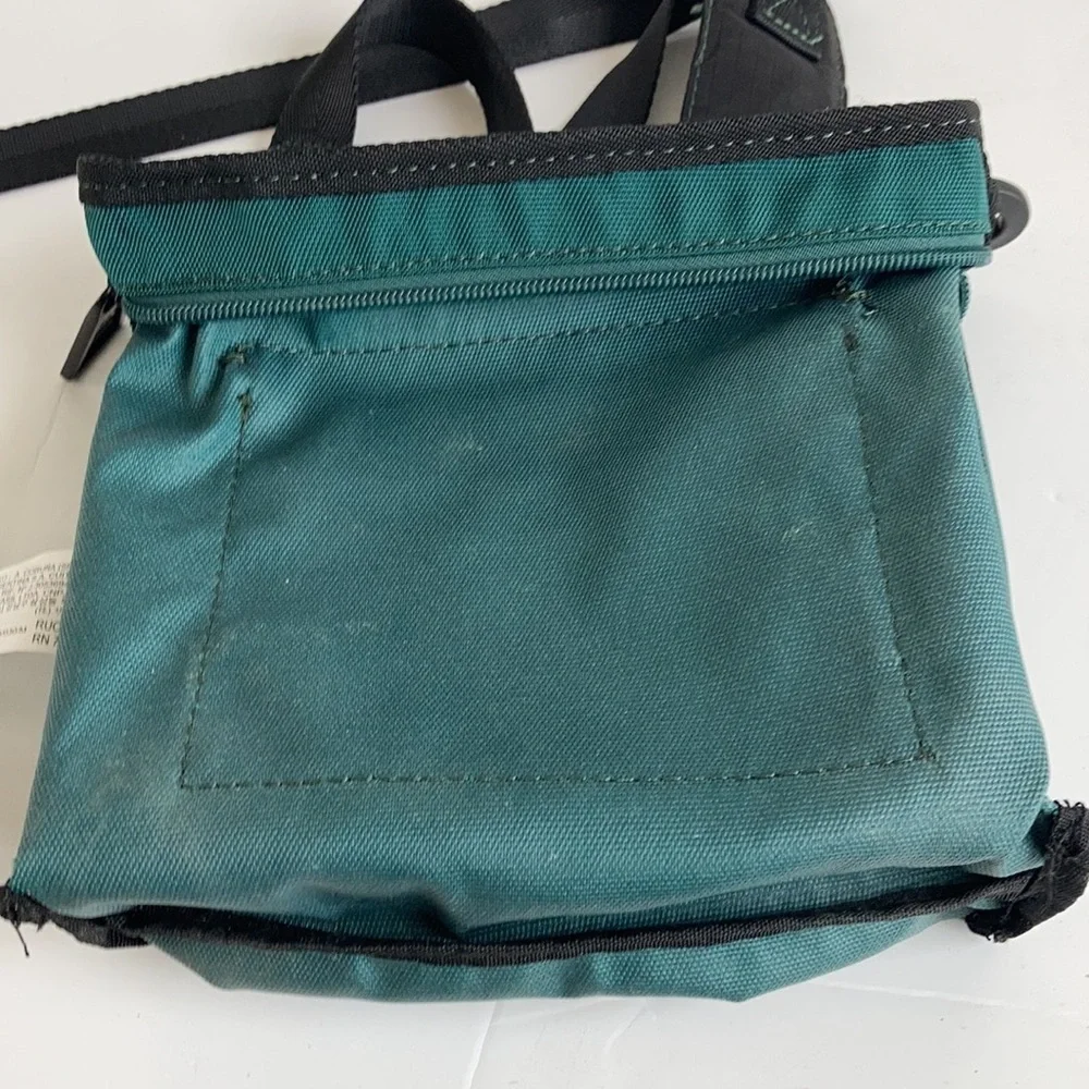 Zara green nylon crossbody fanny pack adjustable strap zip closure front pocket - Picture 11 of 16